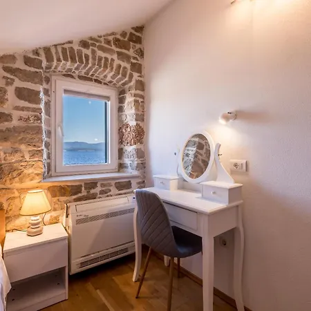 Villa Seafront Denis Bol