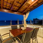 Villa Seafront Denis Bol