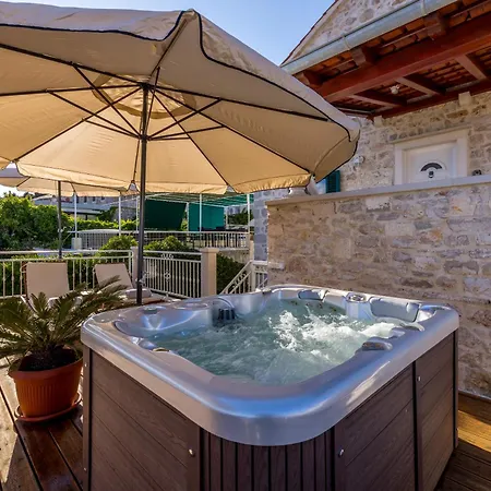 Villa Seafront Denis Bol