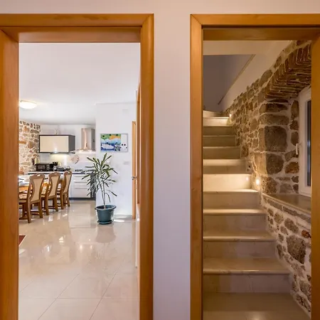 Villa Seafront Denis Bol