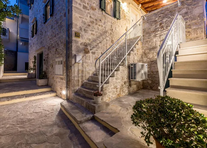 Seafront Denis Villa Bol