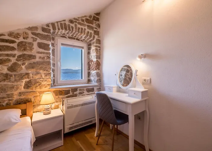 Villa Seafront Denis Bol