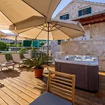 Villa Seafront Denis Bol
