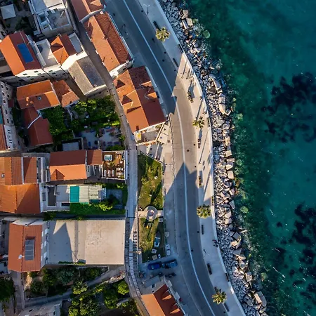 Seafront Denis וילה