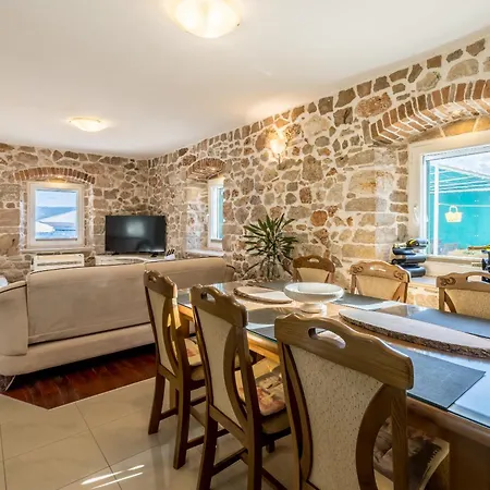 Seafront Denis וילה בול